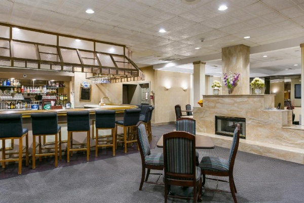 Aspire Hotel and Suites image 23