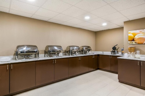 Aspire Hotel and Suites image 26