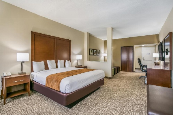 Aspire Hotel and Suites image 28